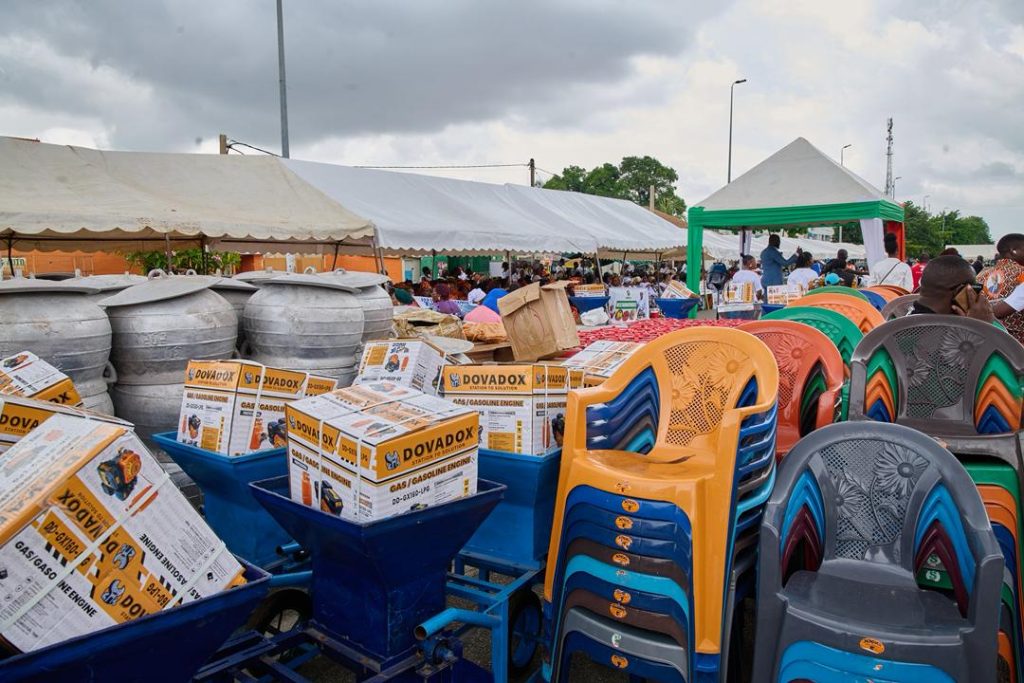 Du 26 au 28 juin 2026, Amadou Koné, maire de Bouaké, a illustré son ancrage local à travers trois événements majeurs : la célébration de la Fête des Mères avec d'importants dons, son retour spirituel de La Mecque et sa participation symbolique au 80e anniversaire du parti d'opposition PDCI-RDA.