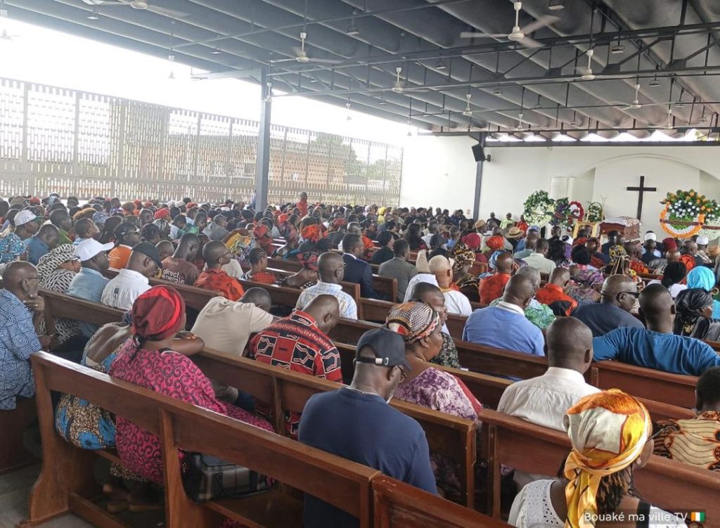 Bouaké s'est fortement mobilisée le 10 juillet 2026 pour la levée de corps de la belle-mère du ministre des Transports et maire, Amadou Koné.