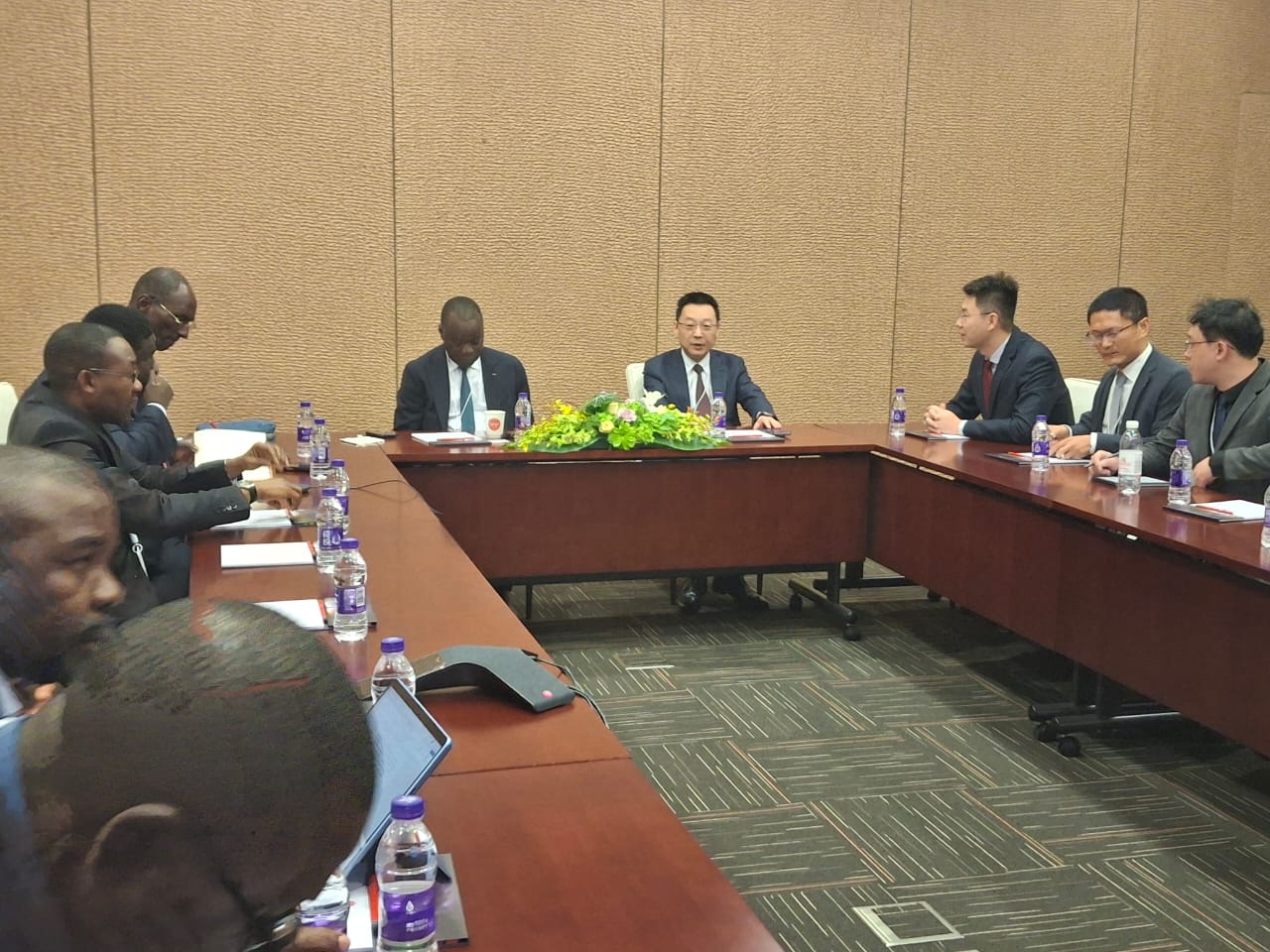 Huawei Connect 2026 : Le ministre Amadou Koné au cœur de la tech chinoise pour révolutionner le transport ivoirien