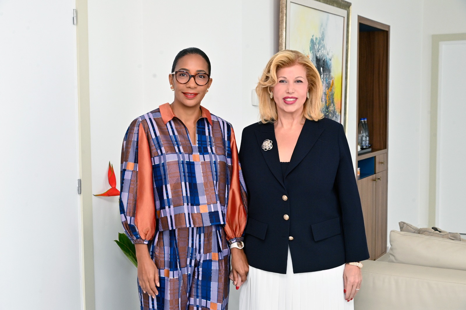 Abidjan-Bénin : Dominique Ouattara accueille Nathalie Villette-Wadagni, invitée d&rsquo;honneur du 10ᵉ Dîner de Gala de Children Of Africa