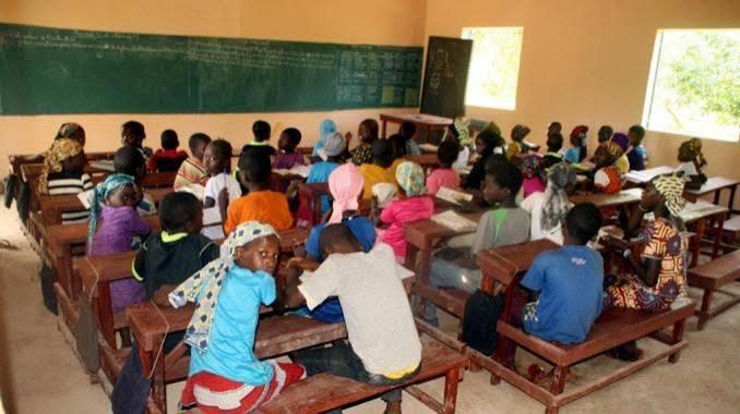 Mali : 34 civils tués, plus de 2 400 écoles fermées
